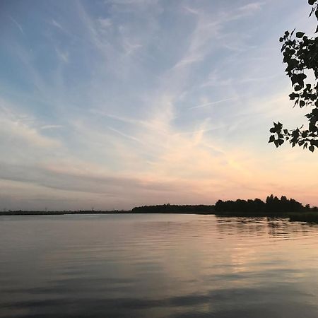Over Lake Monnickendam Eksteriør bilde